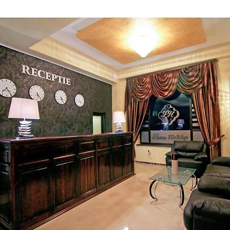 Hotel Laura Holiday à Brăila Extérieur photo