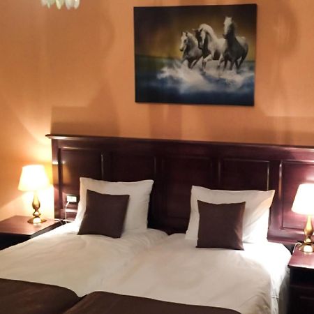 Hotel Laura Holiday à Brăila Chambre photo