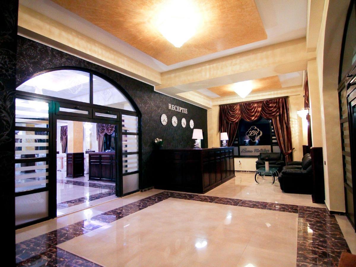 Hotel Laura Holiday à Brăila Extérieur photo