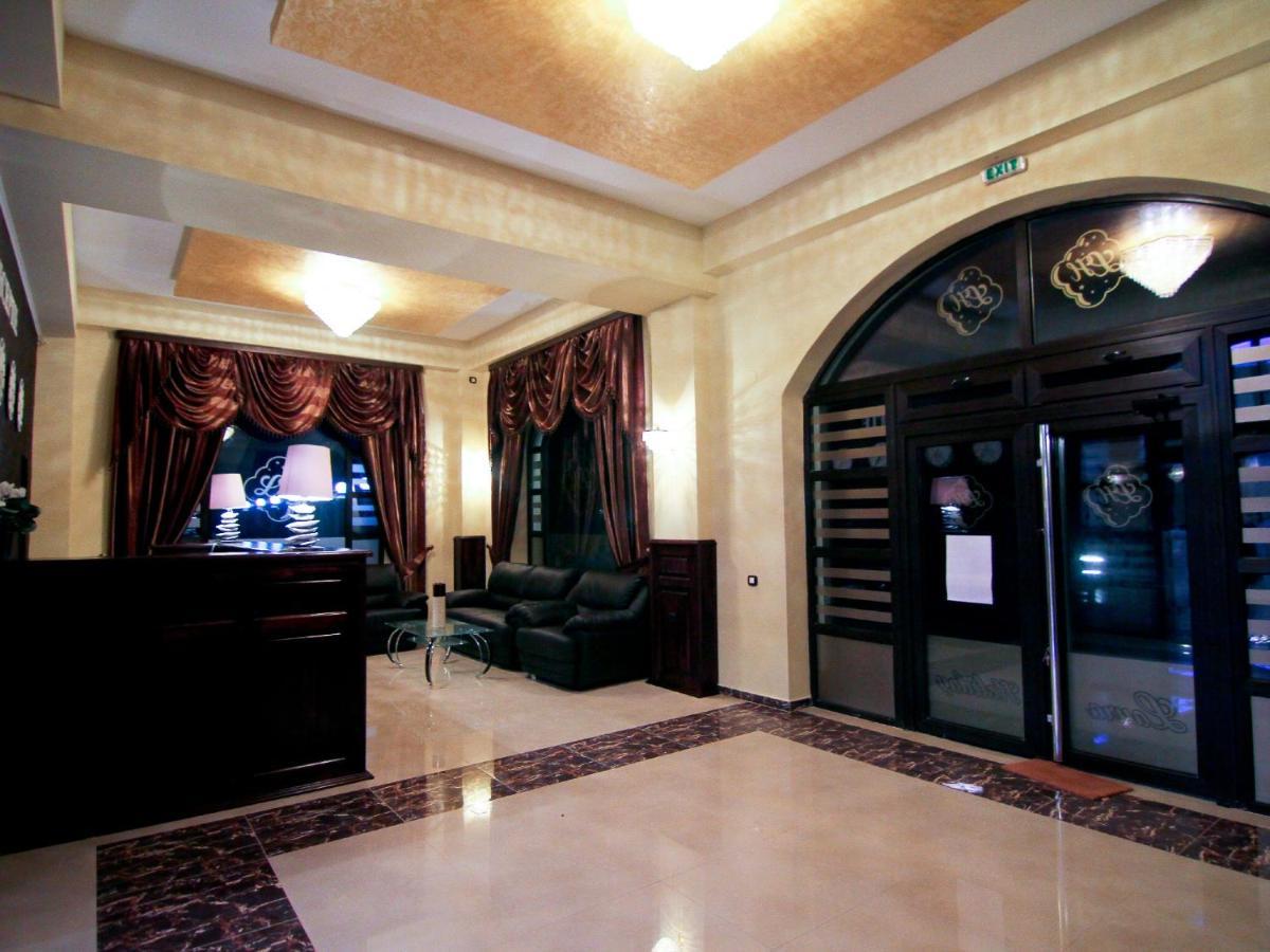 Hotel Laura Holiday à Brăila Extérieur photo