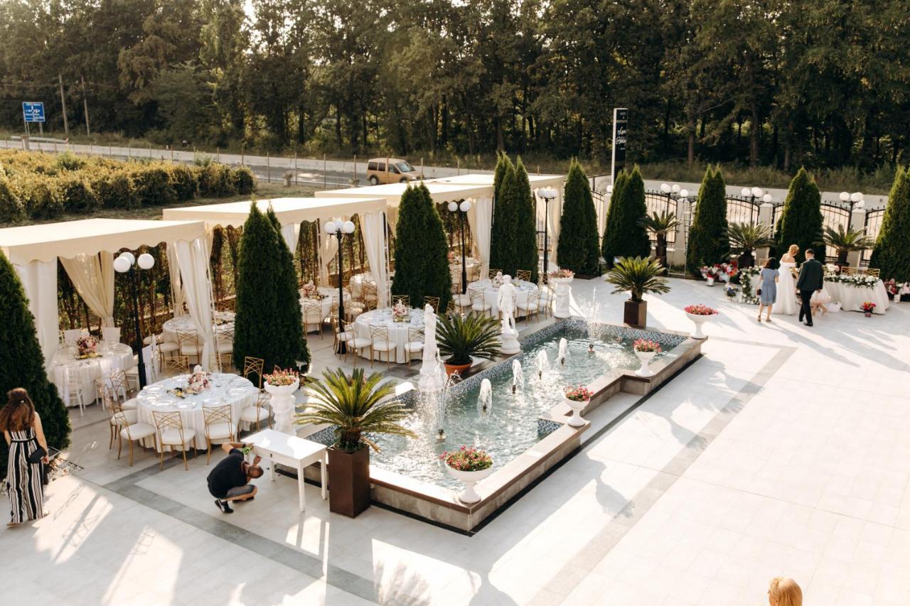 Hotel Laura Holiday à Brăila Extérieur photo