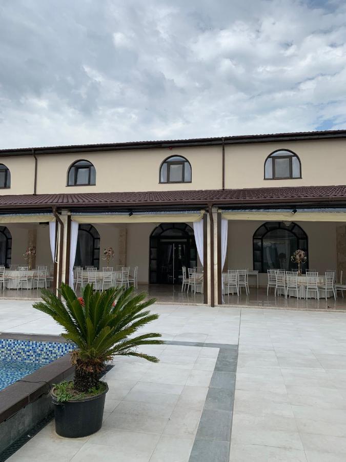Hotel Laura Holiday à Brăila Extérieur photo