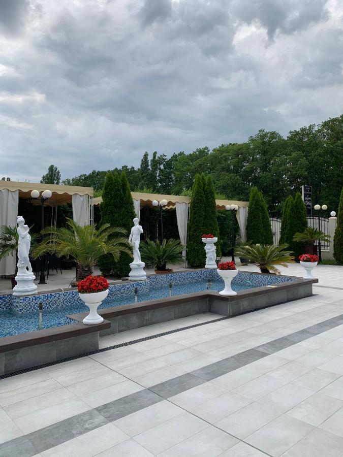 Hotel Laura Holiday à Brăila Extérieur photo